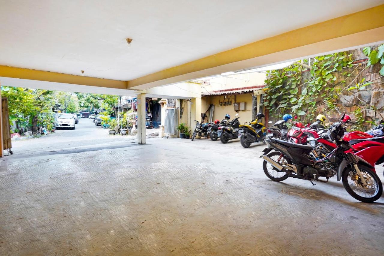 Hotel OYO 91390 Kost Grand Royal Elite Surabaya Exterior foto