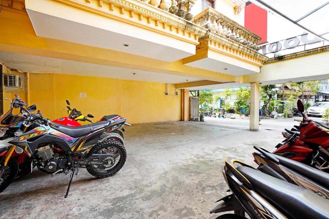 Hotel OYO 91390 Kost Grand Royal Elite Surabaya Exterior foto