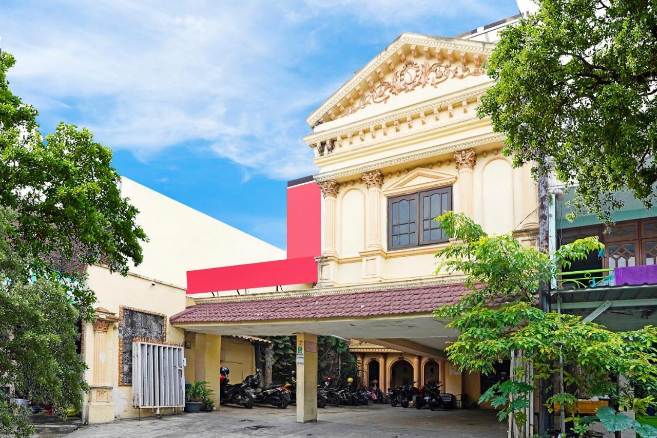 Hotel OYO 91390 Kost Grand Royal Elite Surabaya Exterior foto