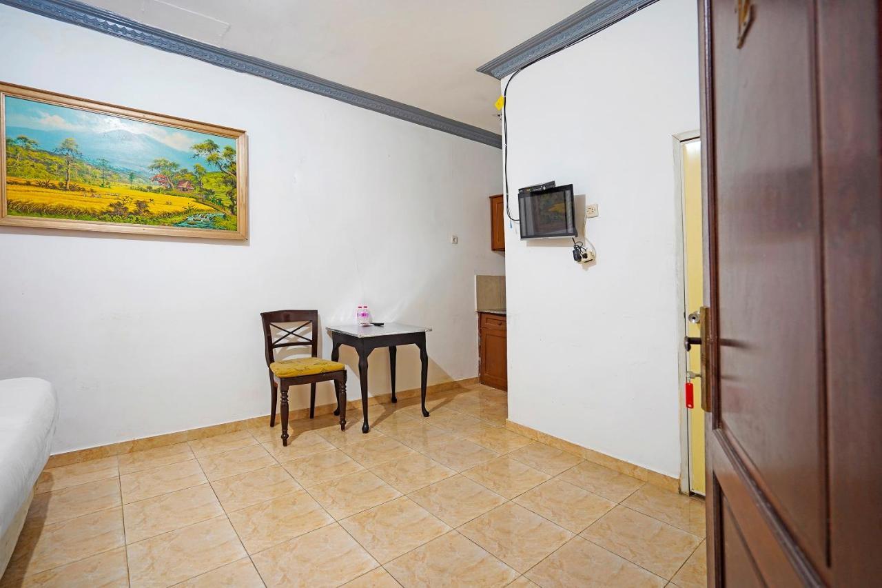 Hotel OYO 91390 Kost Grand Royal Elite Surabaya Exterior foto