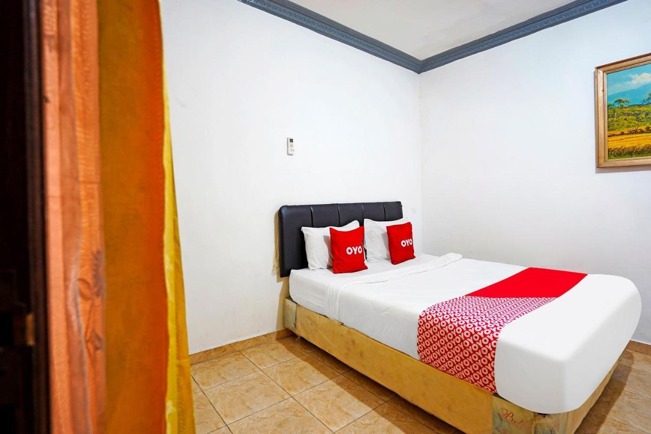 Hotel OYO 91390 Kost Grand Royal Elite Surabaya Exterior foto