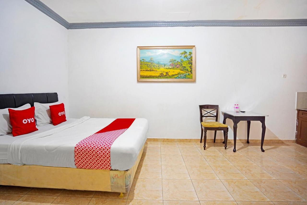 Hotel OYO 91390 Kost Grand Royal Elite Surabaya Exterior foto