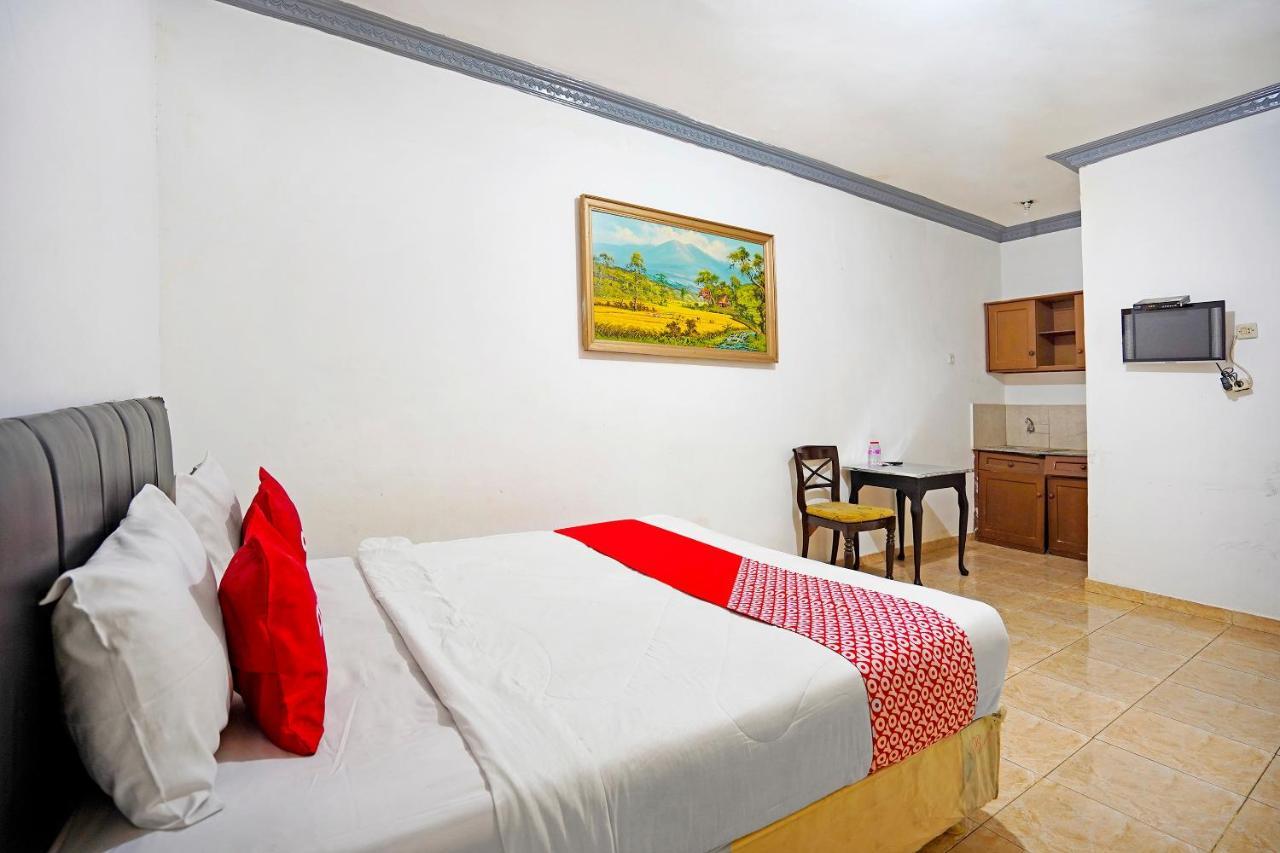 Hotel OYO 91390 Kost Grand Royal Elite Surabaya Exterior foto