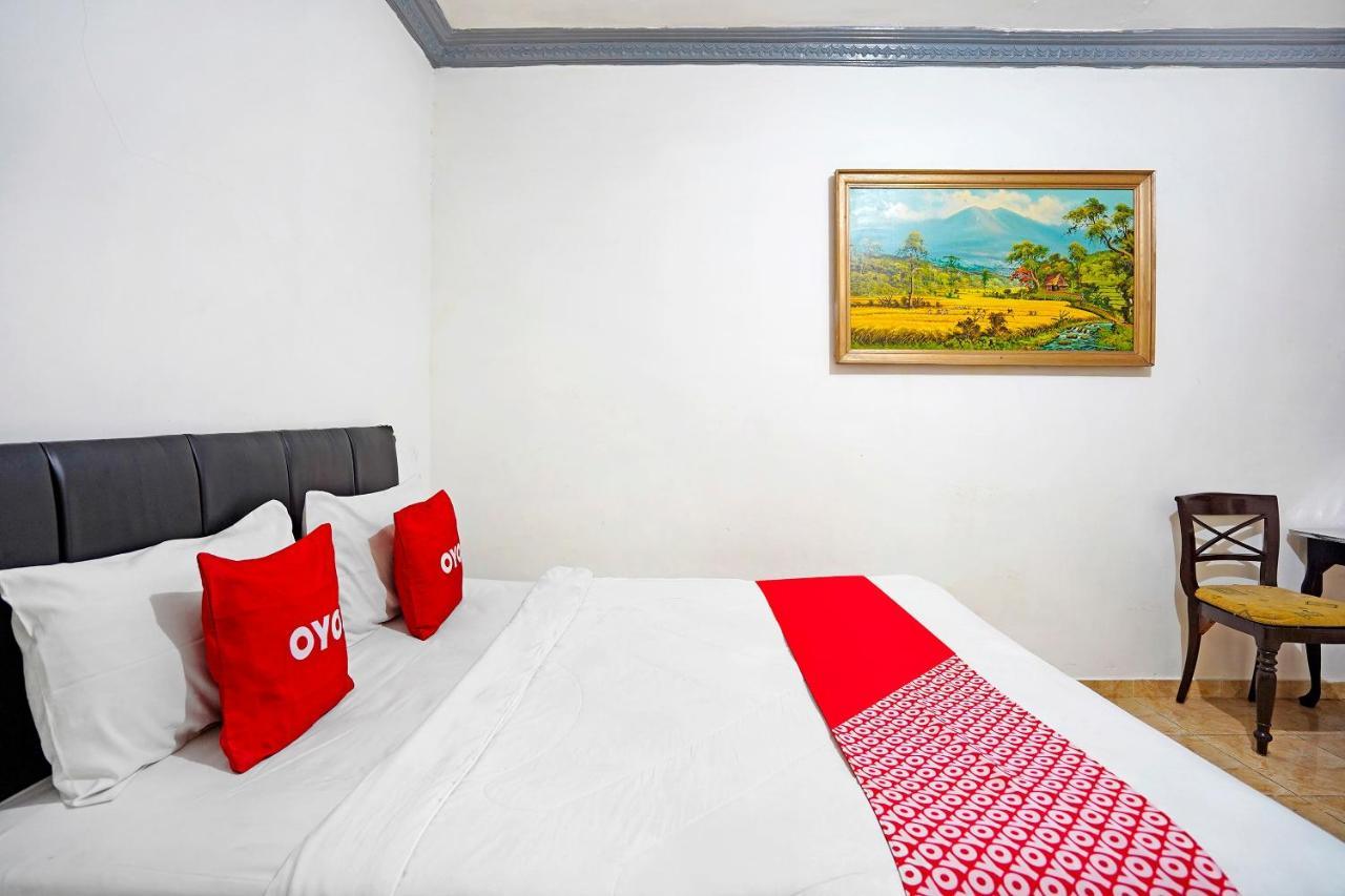 Hotel OYO 91390 Kost Grand Royal Elite Surabaya Exterior foto
